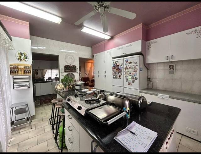 6 BEDROOM HOUSE FOR SALE IN SELECTION PARK